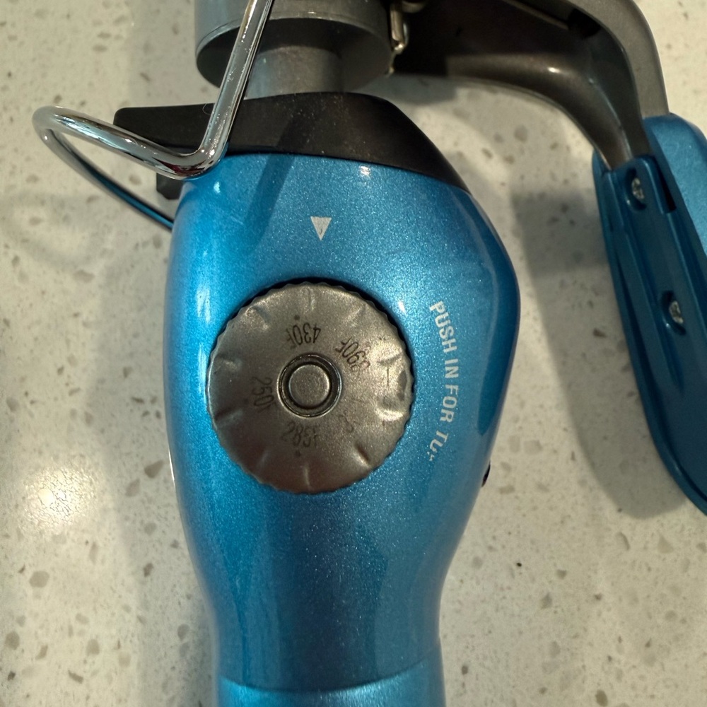 Babyliss Pro Titanium curling iron 1” - Picture 3 of 7